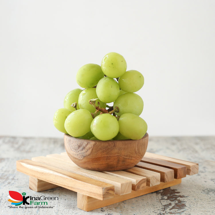 Inagreen Farm Bandung Buah Anggur Hijau Shine Muscat Premium 500 Gram